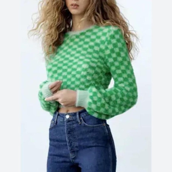 Green Checkered Sweater - Picture 5 of 13